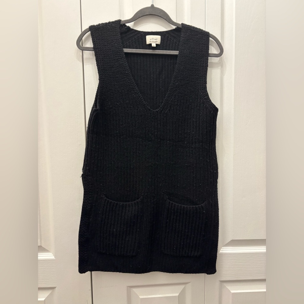 Aritzia Black V-Neck Sweater Vest